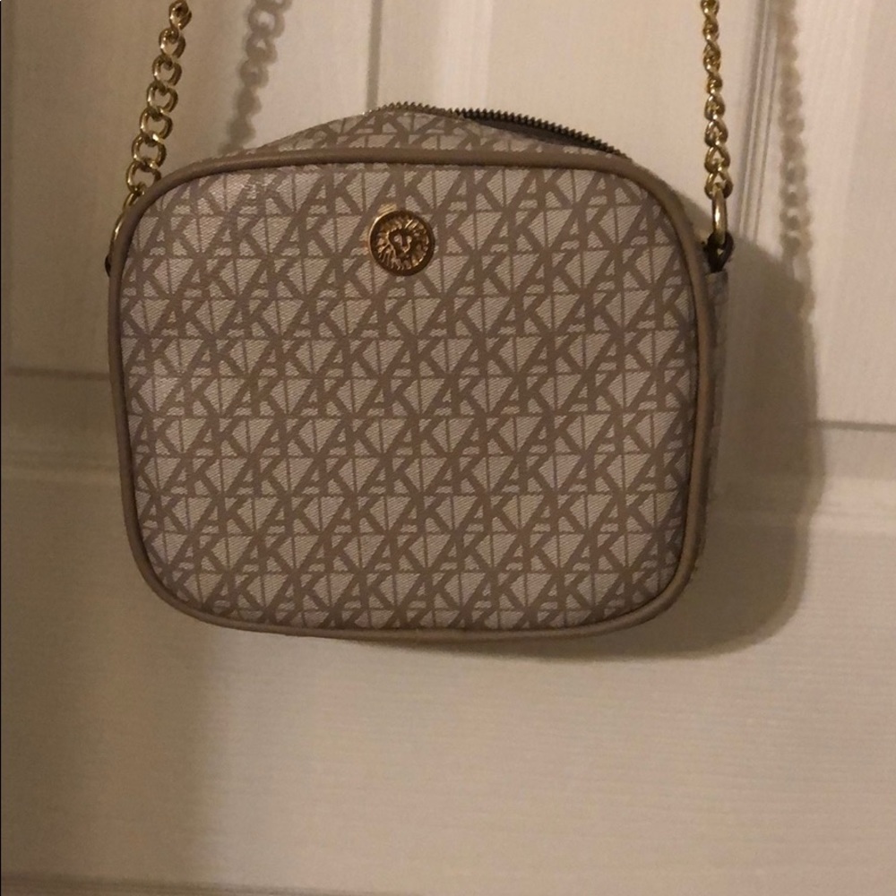 Cream purse